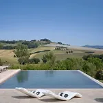 Il Mandorlo By Boutique Luxury In Umbria Gioiella