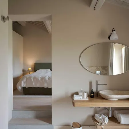 Il Mandorlo By Boutique Luxury In Umbria Villa