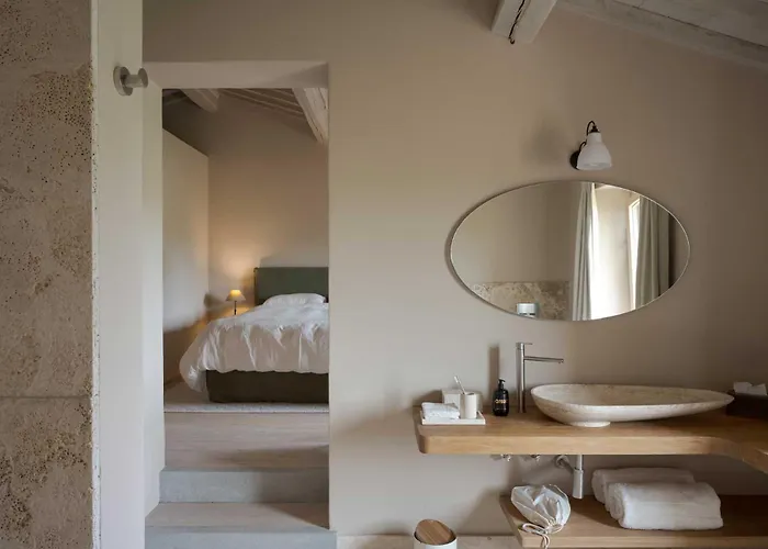 Il Mandorlo By Boutique Luxury In Umbria Villa