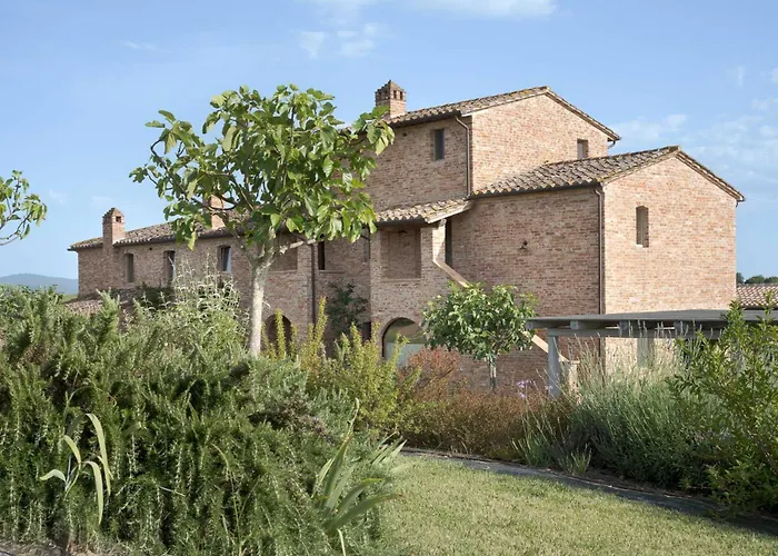 Il Mandorlo By Boutique Luxury In Umbria Villa